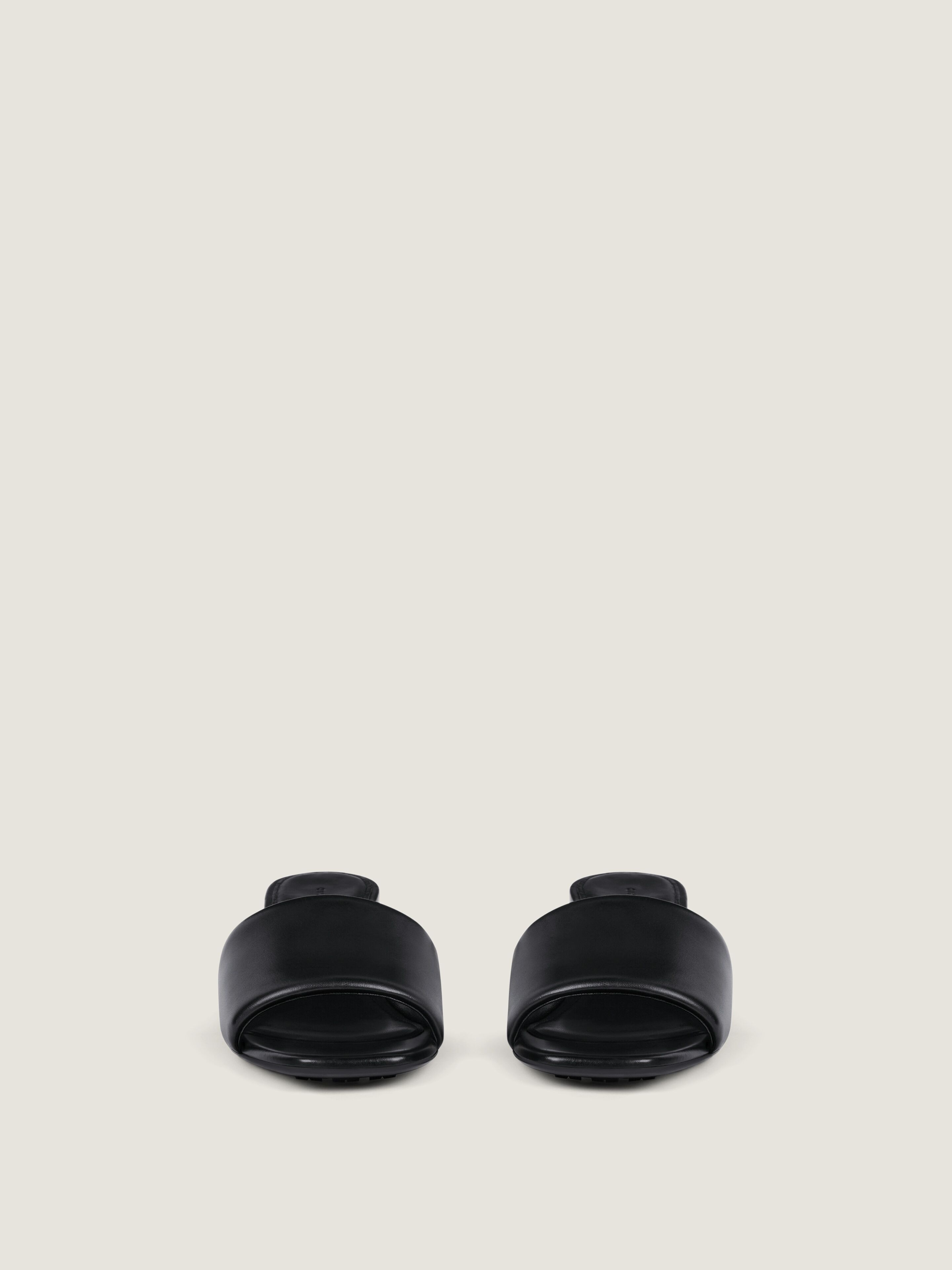 G Cube heeled mules in leather